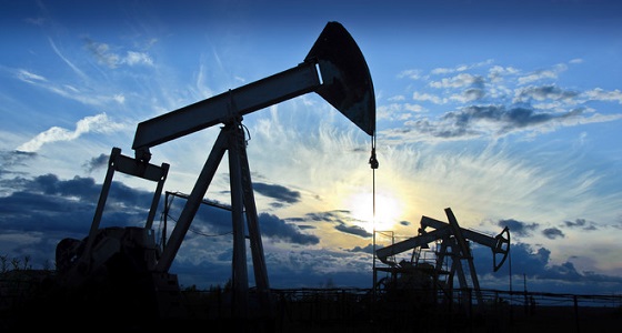 النفط يتجه لتسجيل أقوى أداء فصلي في 10 سنوات