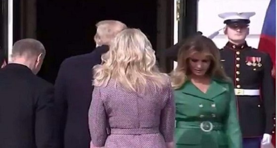 بالفيديو.. مجددا.. ” ترامب ” يحرج زوجته أمام رئيس الوزراء التشيكي