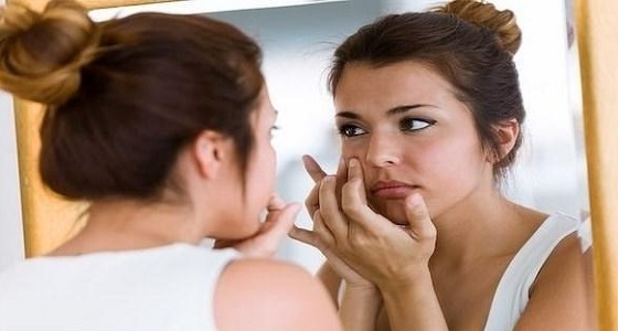 تعرفي على 5 أنواع من البثور وطرق علاجها