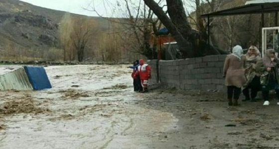 السيول والفيضانات تلحق أضرارا بمئات المنازل شمال إيران