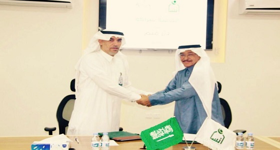 ” الوعيل ” يتبرع بريع كتابه ” شهود هذا العصر ” لصالح جمعية إنسان