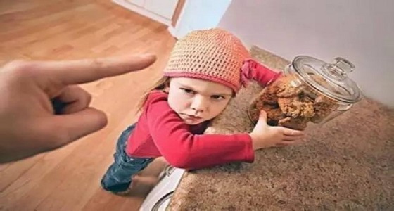 10 وسائل تربوية للتعامل مع طفلك المزعج
