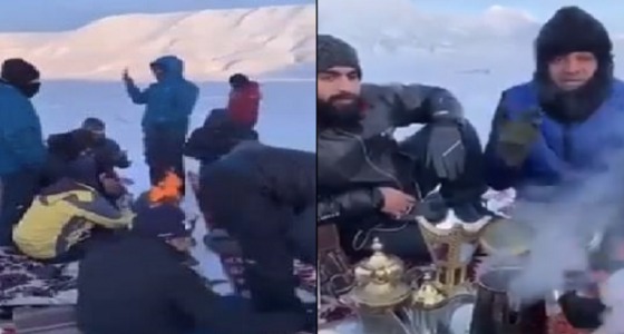 بالفيديو .. ” الزعاق ” يرافق مغامرون في أغرب رحلة ” كشتة ” بأبرد مكان في العالم