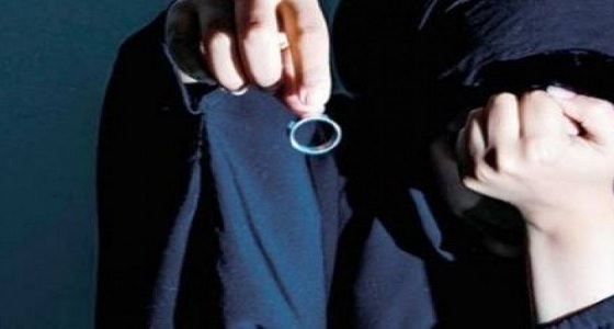 سيدة في دعوى طلاق: زوجي يدمن تصوير صديقاته بأوضاع مخلة