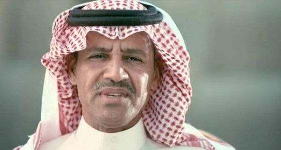 بالفيديو.. خالد عبدالرحمن يكشف عن عمره الحقيقي ويغازل فنان شهير 