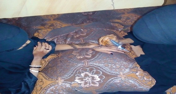 أيادي النساء تتحول إلى لوحات فنية بنقوش الحنة في جازان