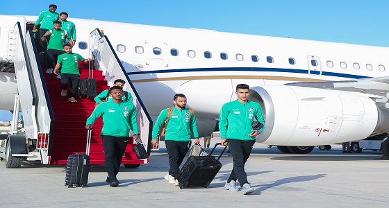 بالصور.. الأخضر يصل أبوظبي استعدادًا لملاقاة الإمارات