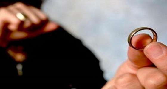 سيدة في دعوى خلع لزوجها: شكله وحش من غير ” ذقن “