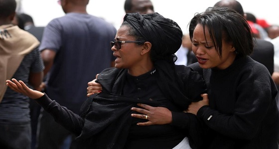 بالصور.. غضب عارم بين عائلات ضحايا الطائرة الإثيوبية لعدم حصولهم على المعلومات