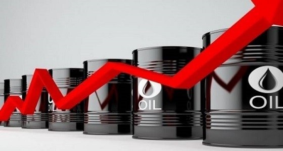 النفط يصعد بفعل تخفيضات معروض أوبك