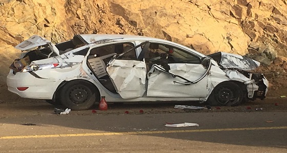 العقيق.. وفاة وإصابة 4 أشخاص في حادث انقلاب