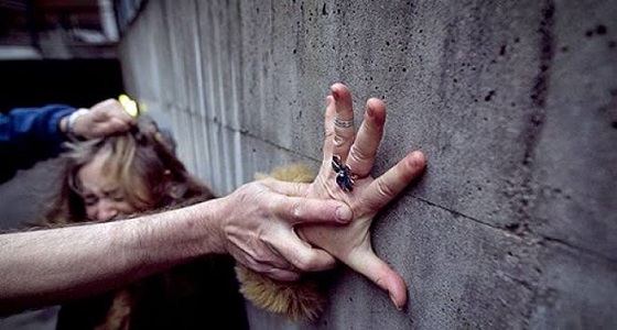 9 وحوش بشرية يغتصبون فتاتين قاصرتين بعد إعطائهما الكحول والمخدرات