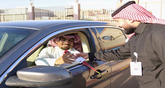 بالصور.. ” وفرنا لك موقف ” .. مبادرة تطلقها صحة حفرالباطن لمنسوبيها