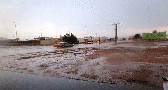 هطول أمطار على مركز جبل اللوز بتبوك