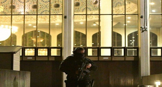 بالصور.. إغلاق مسجد لندن المركزي بعد جريمة طعن