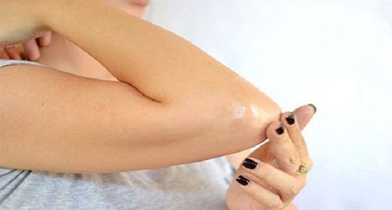 أسباب سواد منطقتي الركب والأكواع وطرق علاجها