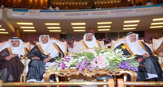 بالصور.. نائب أمير الرياض يرعى حفل الخريجين بجامعة رياض العلم 