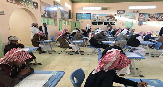 منع الآلة الحاسبة والجوال في اختبارات الطلاب بالرياض