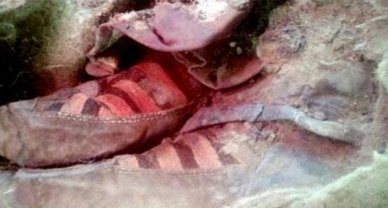 بالصور.. العثور على مومياء عمرها 1500 سنة بحذاء تثير دهشة العلماء