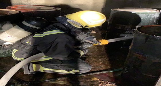 إصابة ثلاثة أشخاص نتيجة وقوع حريق في مقر لتخزين مواد بترولية بخميس مشيط