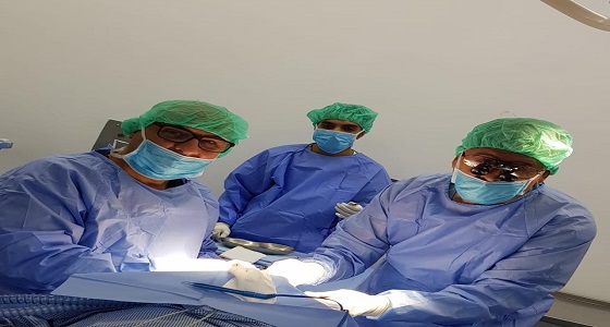 فريق طبي بـ ” الإيمان العام ” ينهي معاناة ثلاثيني من ” الحول الوحشي “