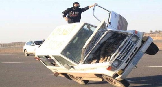 بالصور..القبض على قائد المركبة الجيب الذي كان يمارس التفحيط