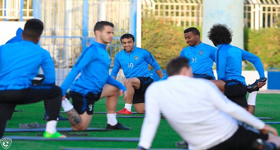 بالصور.. الهلال يبدأ التحضير لـ ” الدحيل “