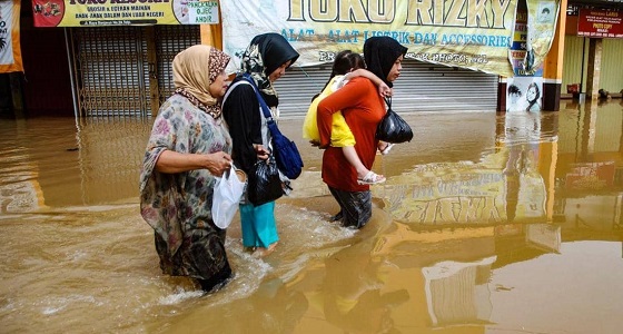 ارتفاع حصيلة ضحايا الفيضانات شرق إندونيسيا إلى 109 قتلى ومصابين
