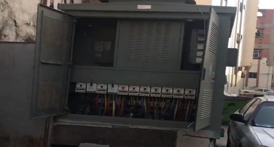 بالفيديو.. كابل كهرباء مكشوف في أحد شوارع مكة المكرمة