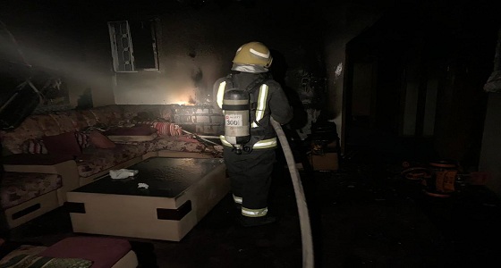 بالصور.. التماس كهربائي يحرق منزل بنجران