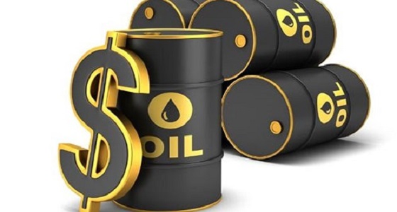 أسعار النفط تتباين في ظل تباطؤ الاقتصاد وتخفيضات أوبك