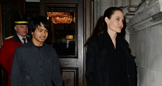 حقيقة حرمان أنجلينا جولي لأطفالها من ثروتها ماعدا ابنها الأكبر