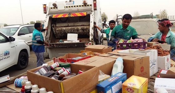 بالصور.. إغلاق 9 محال وإتلاف 8 أطنان مواد غذائية وضبط 17 عاملًا بجدة