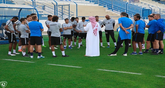 بالصور.. ” الهلال ” يعاود تدريباته بعد فوزه على ” الحزم “