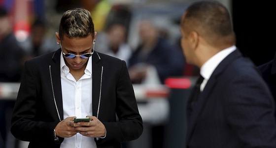 نيمار يسعى لضم لاعب الوسط بالنادي الملكي ” كارلوس ” لفريقة الباريسي