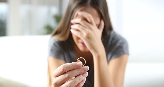 امرأة عن طلاقها من زوجها: شفته في الحلم وهو بيخوني