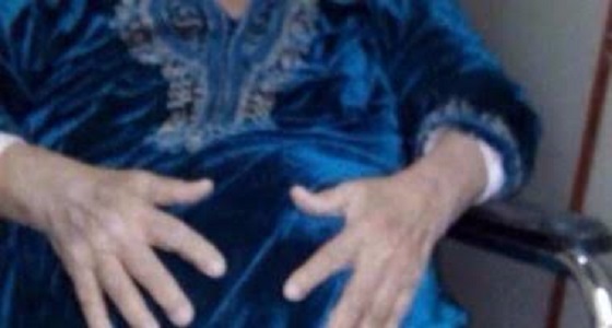 ” ابن عاق ” يلقي والدته المسنة من نافذة المنزل