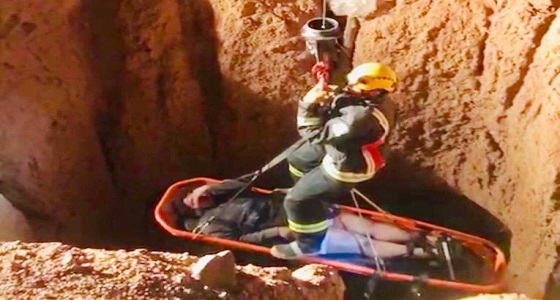 الدفاع المدني يُنقذ شاب سقط في بئر بعمق 20 مترا