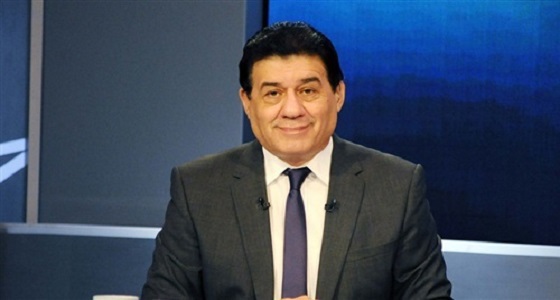 إيحاءات خادشة للحياء تتسبب في إيقاف إعلامي شهير