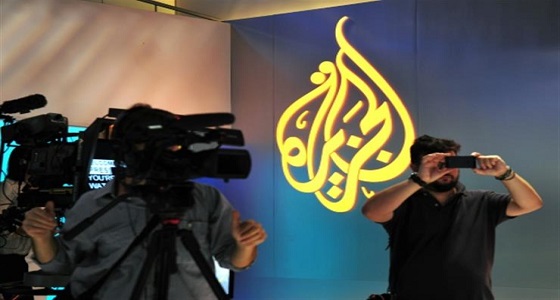 بالفيديو.. لحظة طرد مدير قناة الجزيرة المحرضة من الخرطوم