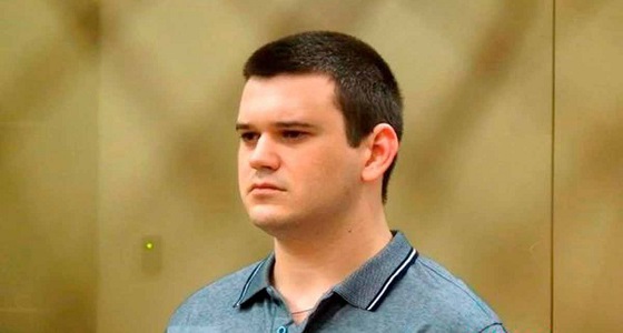 بالصور.. شرطي يغتصب طفلة ثم يقتلها بمضرب البيسبول 