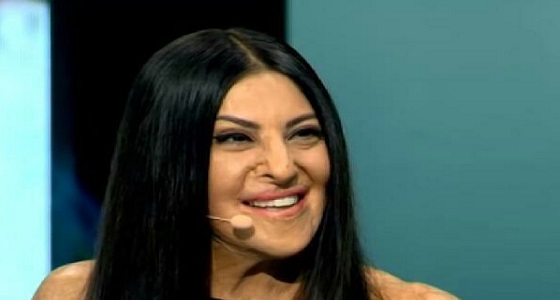 بالفيديو.. راقصة شهيرة تتحدث عن تعرضها لحريق غير ملامح وجهها 