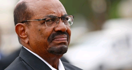 السلطات السودانية تضبط 315 مليون ريال في حساب عمر البشير