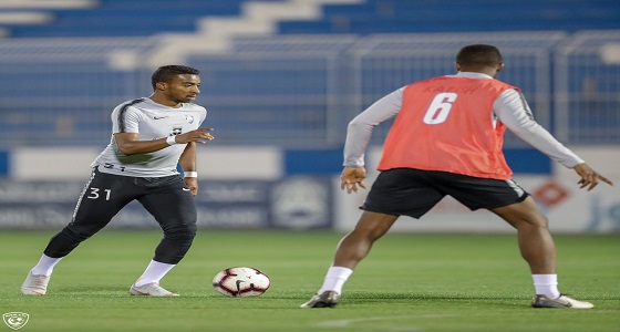 بالصور.. ” الهلال ” يستأنف تدريباته وعطيف جاهز للتعاون