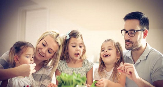 4 نصائح هامة لقضاء وقت ممتع أثناء تناول الوجبة العائلية 