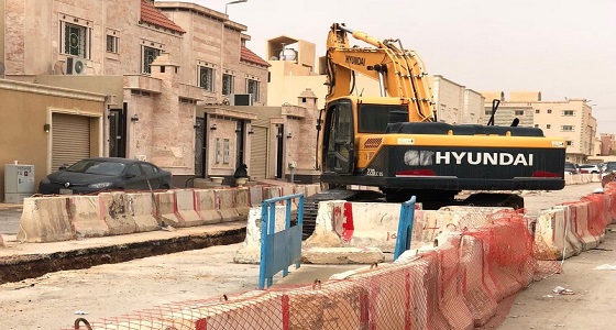 بالفيديو.. طالبان يوثقان معانتهما من أصوات المعدات في الرياض