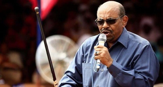 عمر البشير.. قاد انقلابًا وانقسمت السودان واتهام بمحاولة اغتيال مبارك