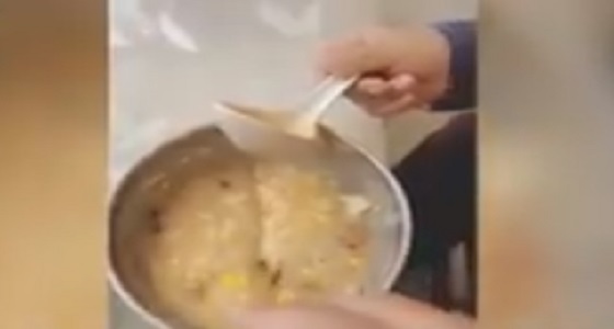 بالفيديو.. حيلة ذكية لاقناع طفلك العنيد بتناول الطعام