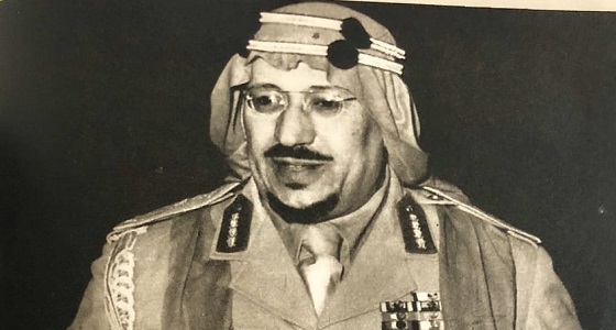 صور نادرة للملك سعود في بزته العسكرية 