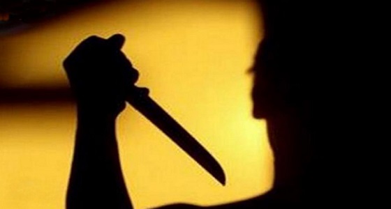 التحقيق في طعن وسلب مقيم بجدة